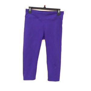 Fabletics Medium Purple workout crops